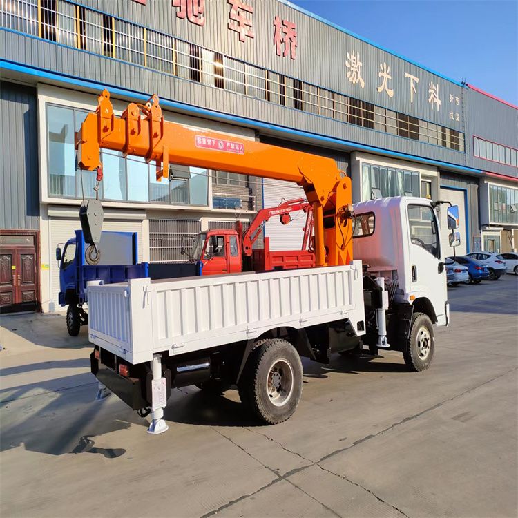 扎兰屯市三轮随车吊定制 农用改装机自备吊中瑞长期出售