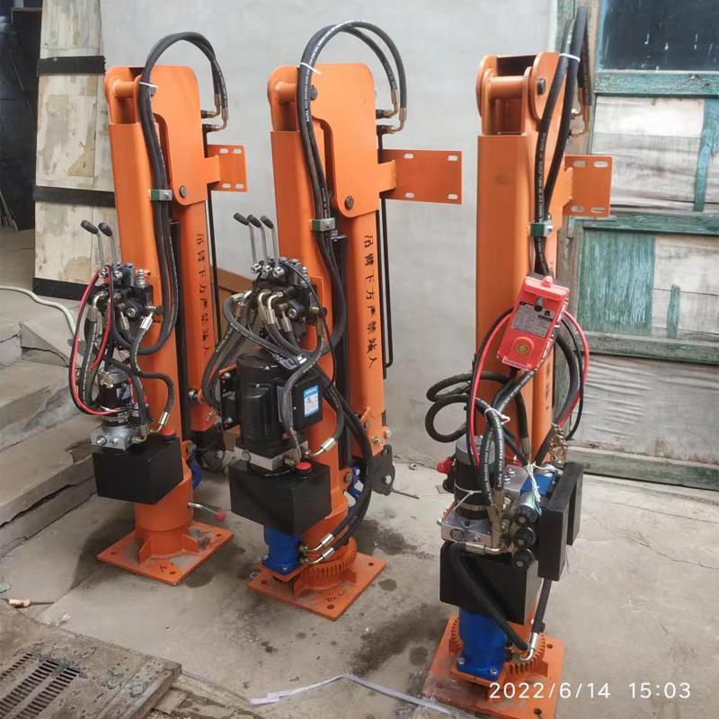 扎兰屯市重汽蓝牌随车吊 3.2吨 国六动力强 液压驱动 农用自卸起重机